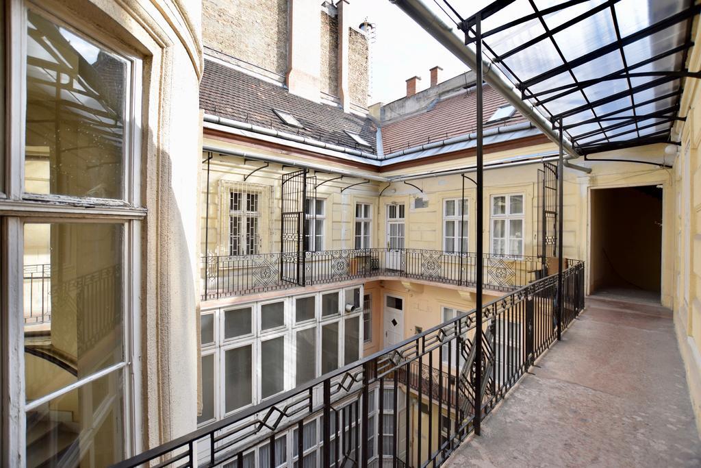 Luxury Apartment By Hi5 - Szervita Suite Budapeşte Dış mekan fotoğraf